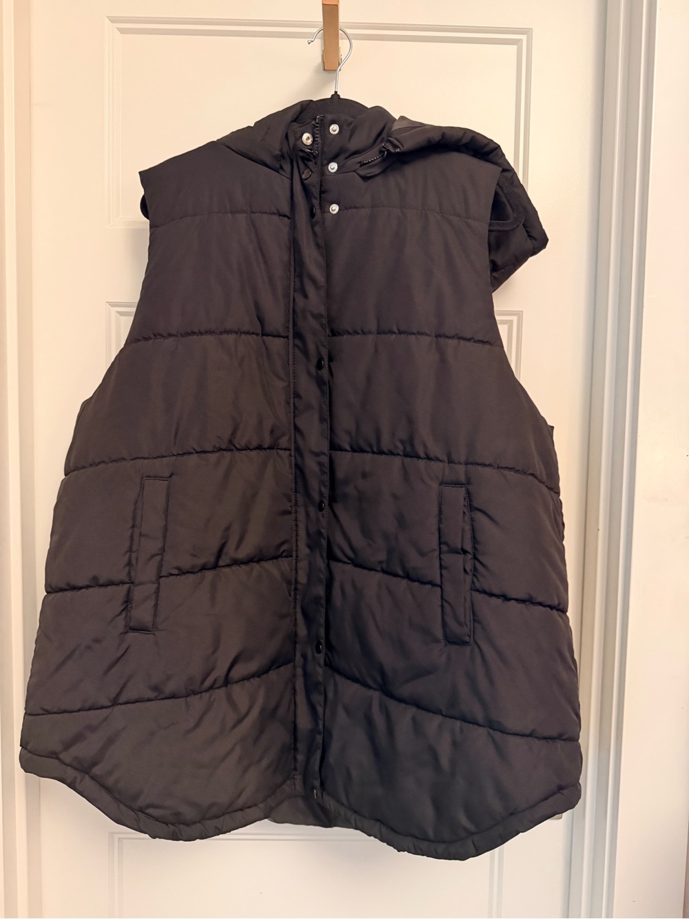 Women's Black Quilted Hooded Puffer Vest
